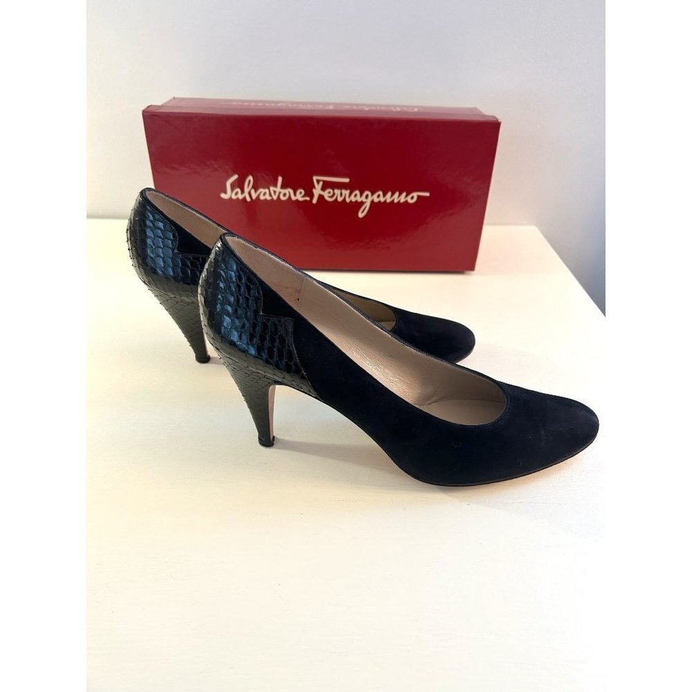 SALVATORE Ferragamo Women's Black Suede Heels Size 10 - Picture 5 of 8
